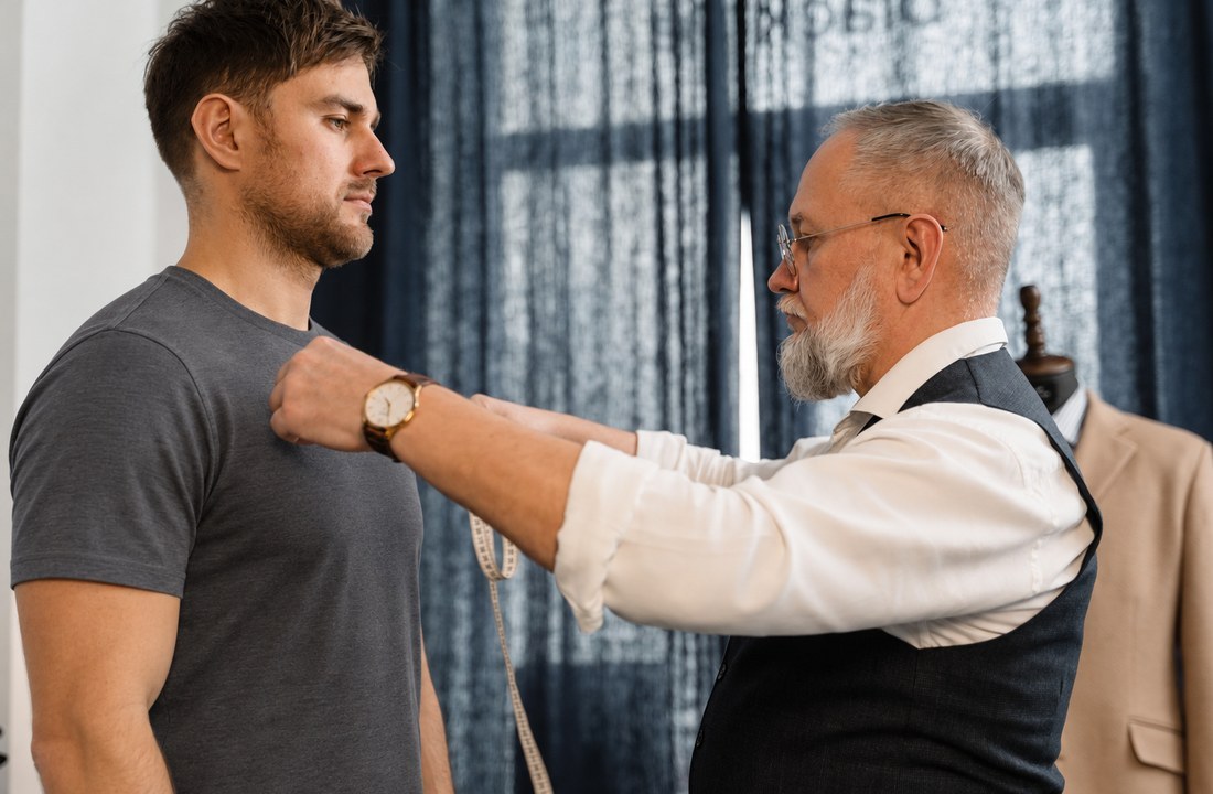 T-shirt fit measured for regular business wear